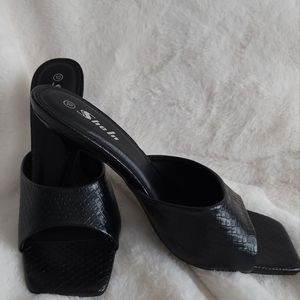 NWT Size 10 SHEIN Faux Leather Square Open Toe Heels